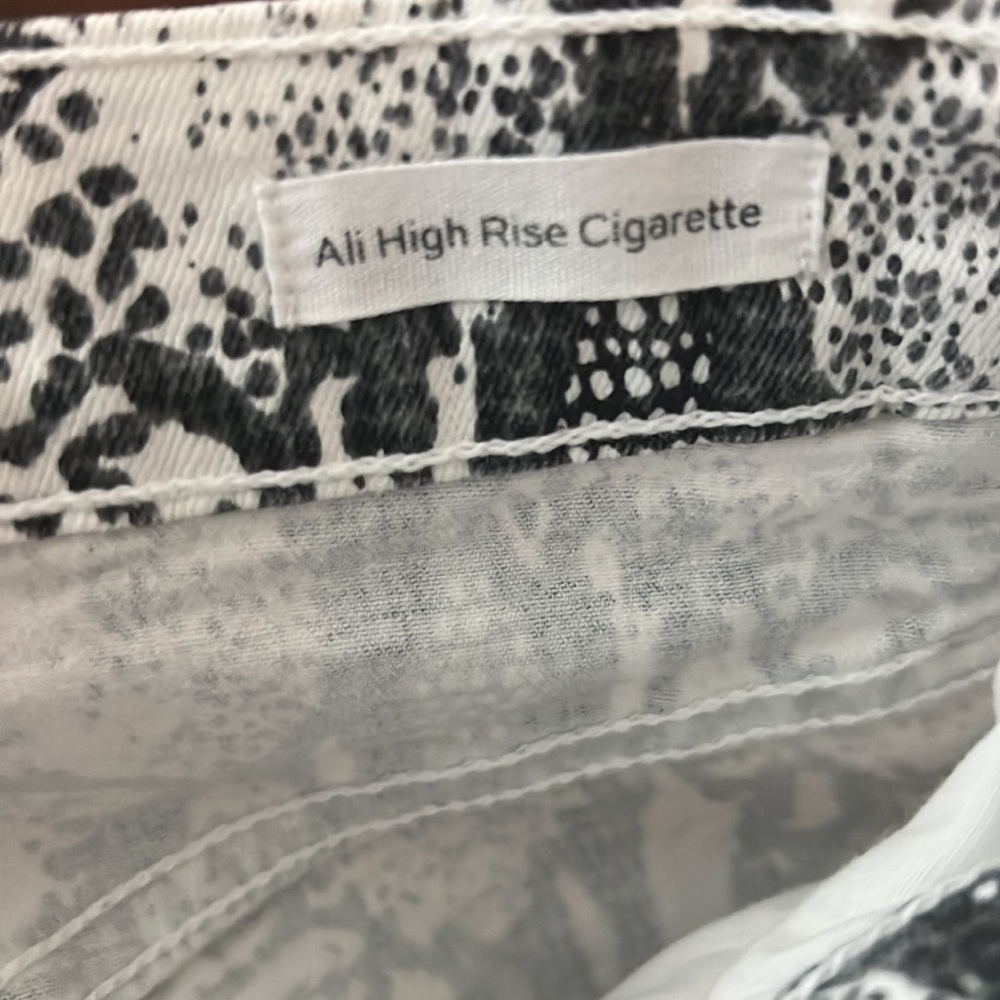 Frame Ali High Rise Cigarette Python Print Jeans - Picture 5 of 5